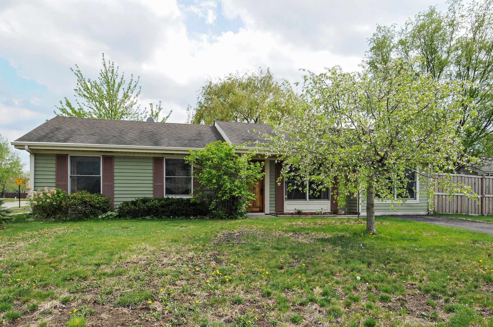 Property Photo:  703 Chesapeake Drive  IL 60440 