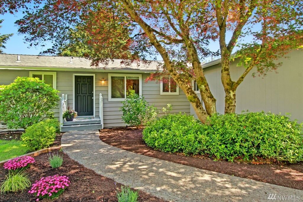 Property Photo:  19536 55th Ave NE  WA 98028 