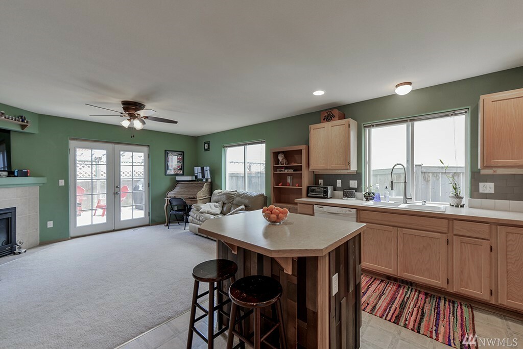 Property Photo: 7907 206th St Ct E WA 98387