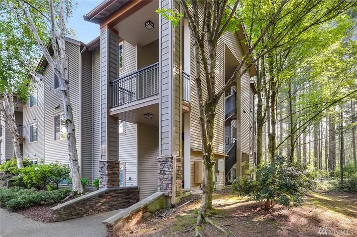 25025 SE Klahanie Blvd E204  Issaquah WA 98029 photo