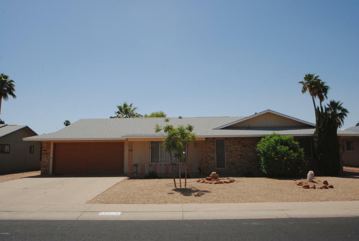 Property Photo:  19626 N Lake Forest Drive  AZ 85373 