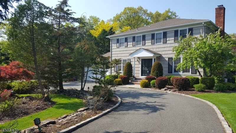 Property Photo:  9 Tamarack Dr  NJ 07039 