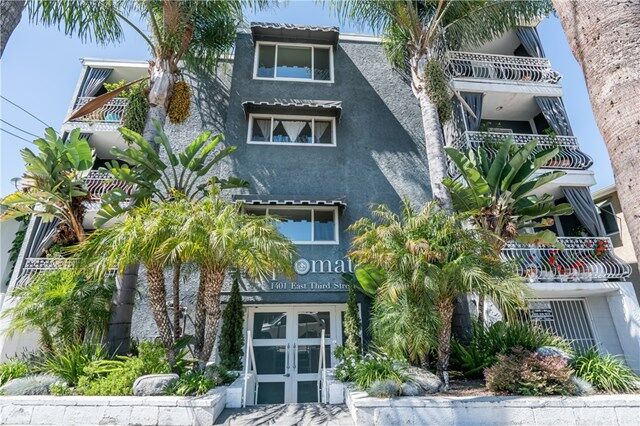 Property Photo: 1401 E 3rd Street 8 CA 90802
