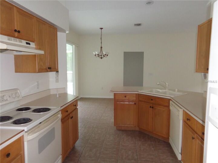 Property Photo: 2705 Brookville Drive FL 33596