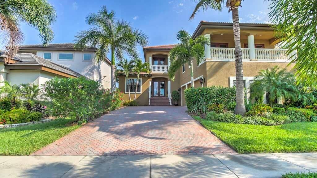 Property Photo: 1211 Acappella Lane FL 33572