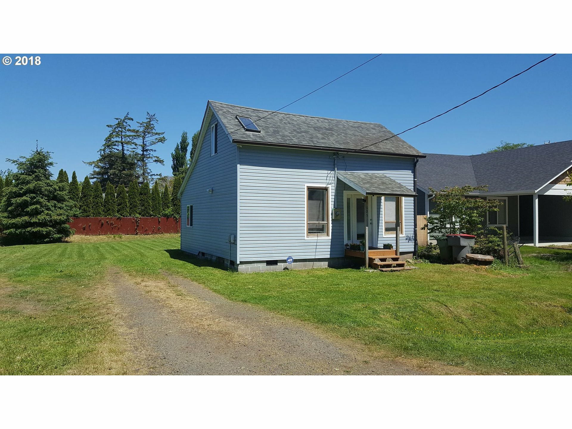 Property Photo: 625 7th Ave OR 97121