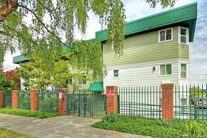 1818 18th Ave 101  Seattle WA 98122 photo