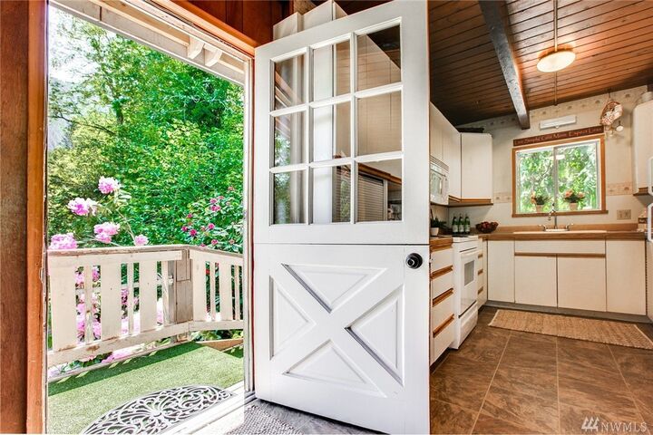 Property Photo:  46020 SE 174th St  WA 98045 