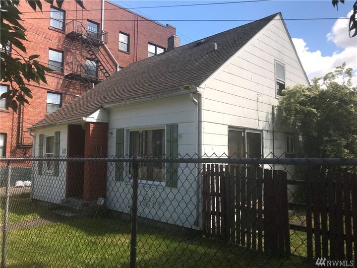 Property Photo:  1112 S 7th St  WA 98405 