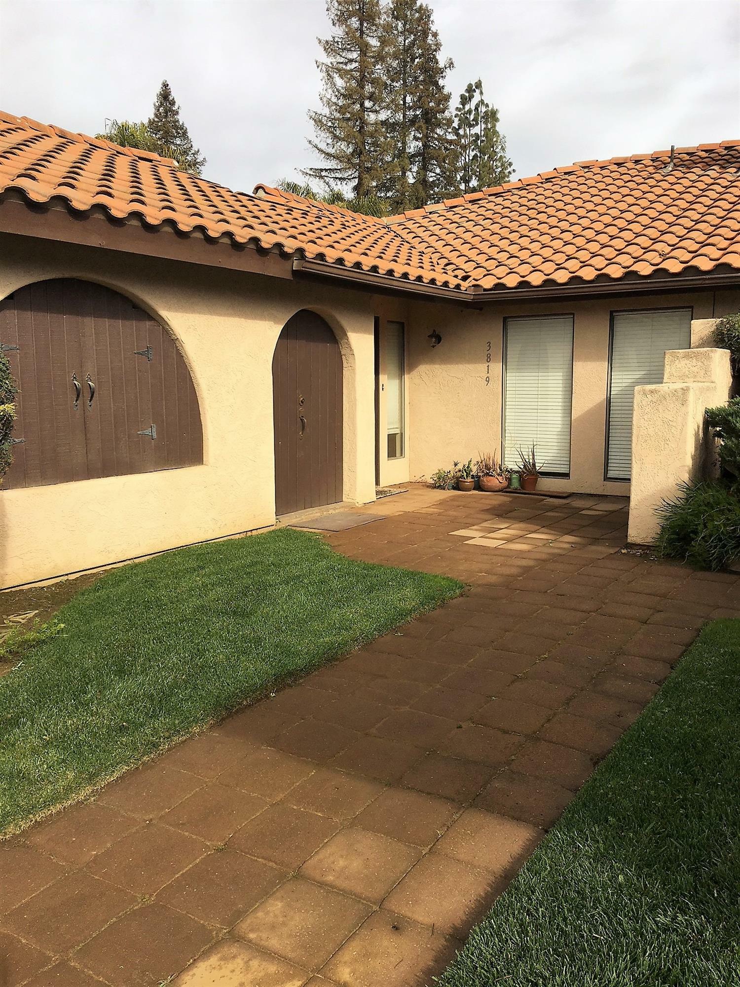 Property Photo:  3819 W Damsen Avenue  CA 93291 