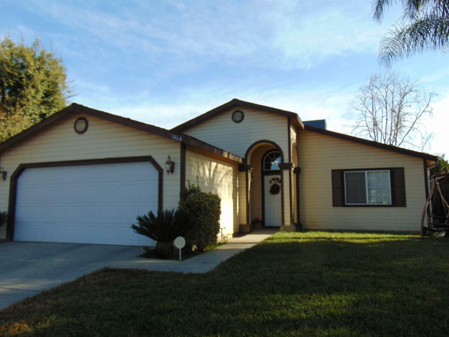 1464 Pepperwood Street  Tulare CA 93274 photo