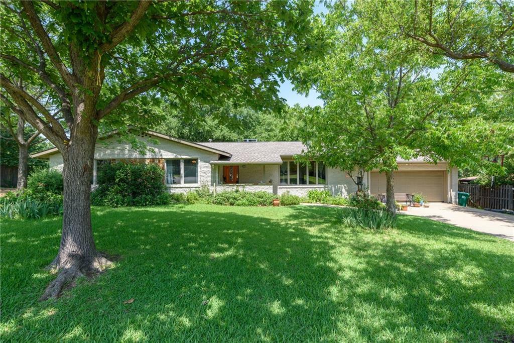 Property Photo:  2809 Wilsonwood Drive  TX 76209 