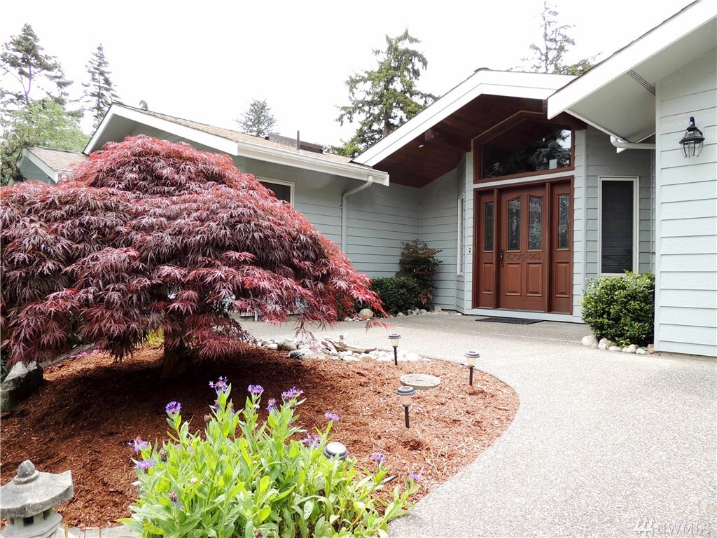 Property Photo: 308 Willapa Place WA 98257
