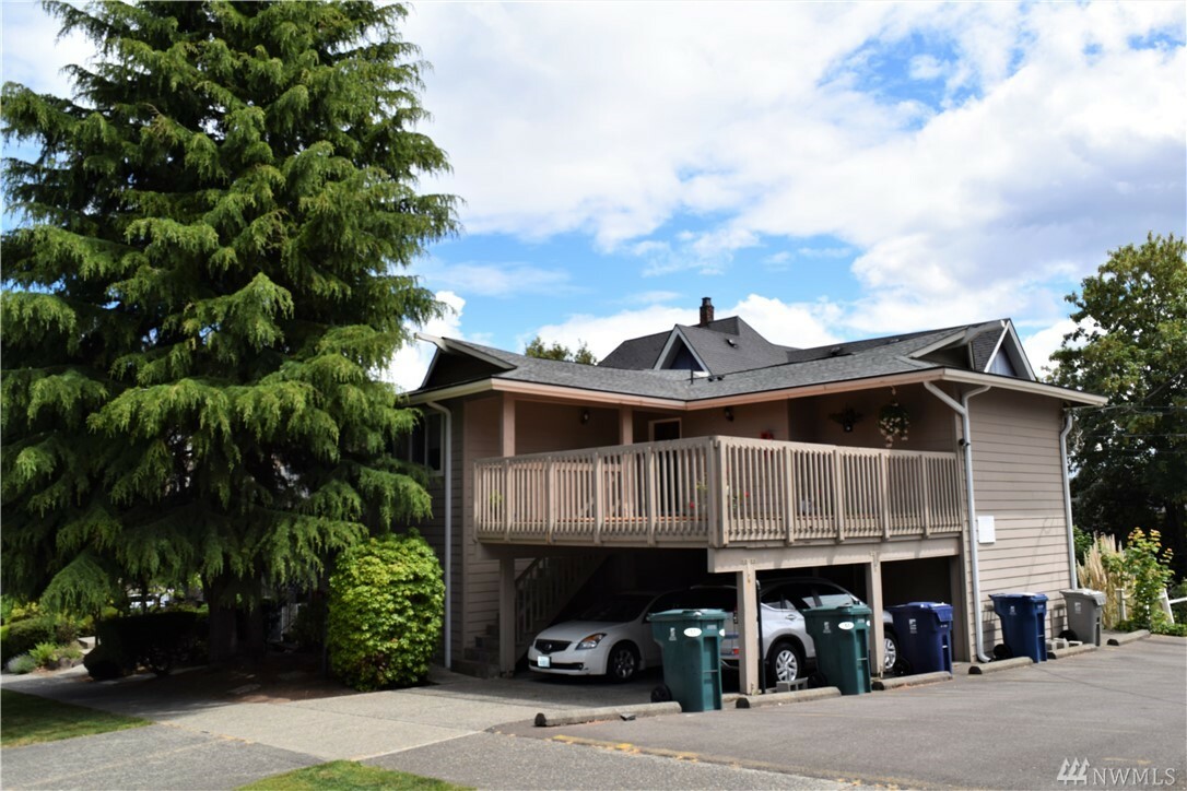 Property Photo:  604 N 3rd St 2  WA 98403 