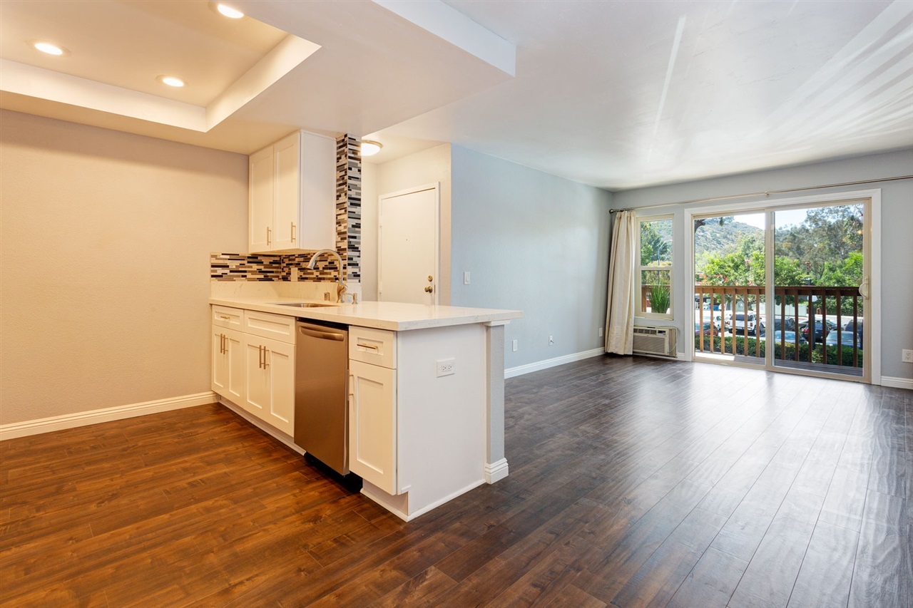 Property Photo: 5922 Rancho Mission Rd 72 CA 92108