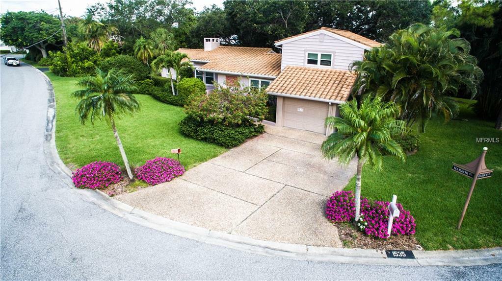 Property Photo:  1535 Harbor Place  FL 34239 