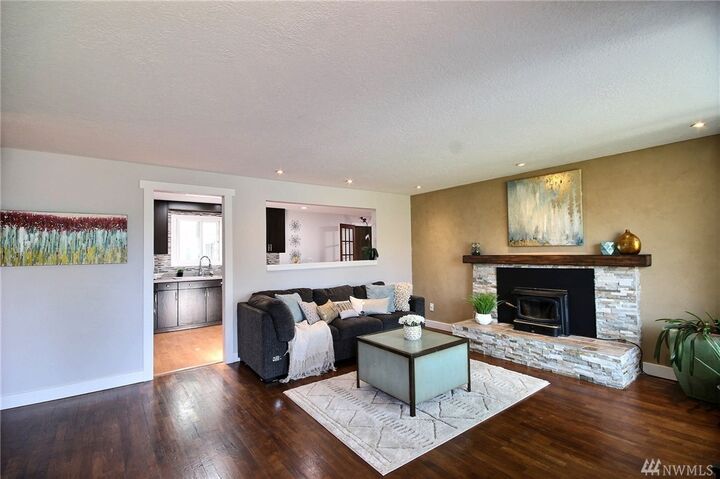 Property Photo: 13824 9th Place S WA 98168