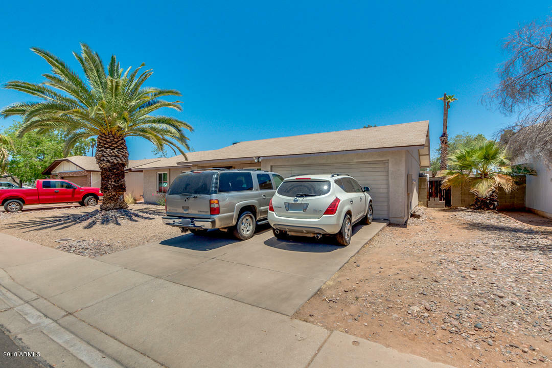 Property Photo:  719 S 35th Place  AZ 85204 