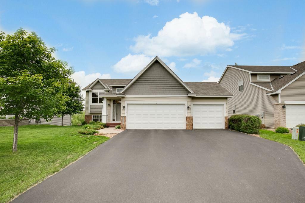 Property Photo:  10691 Twin Lakes Parkway NW  MN 55330 