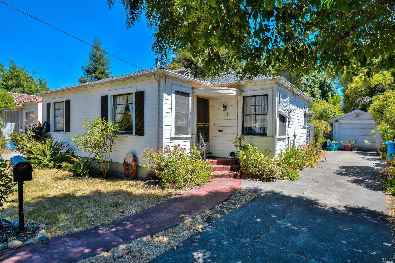 Property Photo:  308 Lincoln Street  CA 95401 