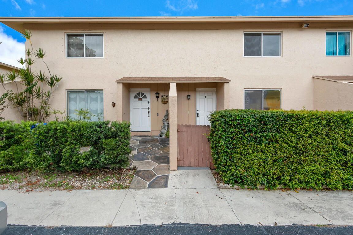 Property Photo: 1749 NW 80th Avenue B FL 33063