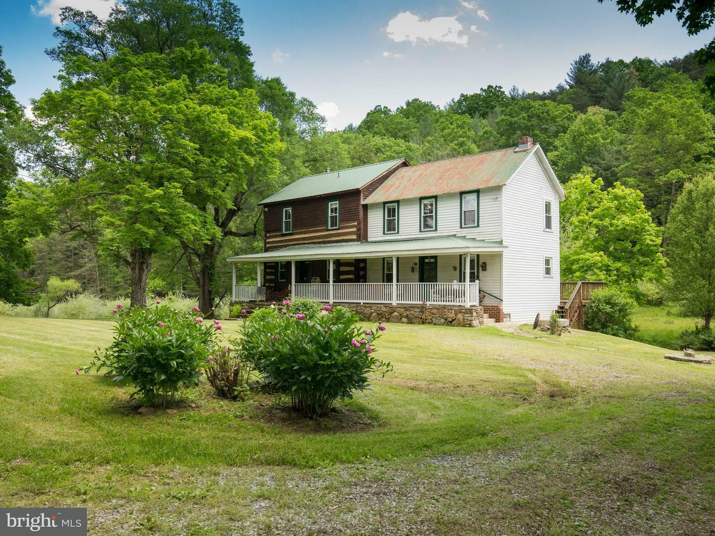 Property Photo:  425 Majestic Knoll Lane  WV 26711 