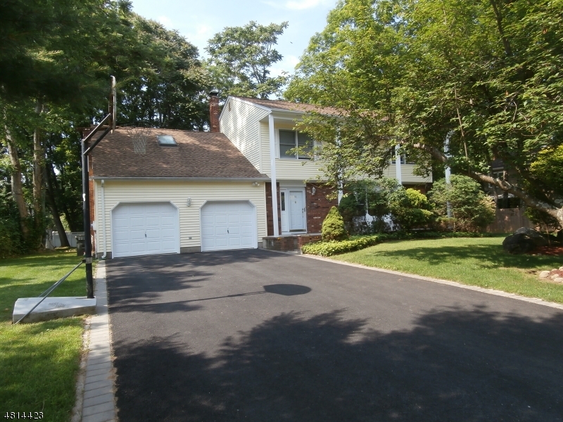 Property Photo:  31 Parkway Dr  NJ 07840 