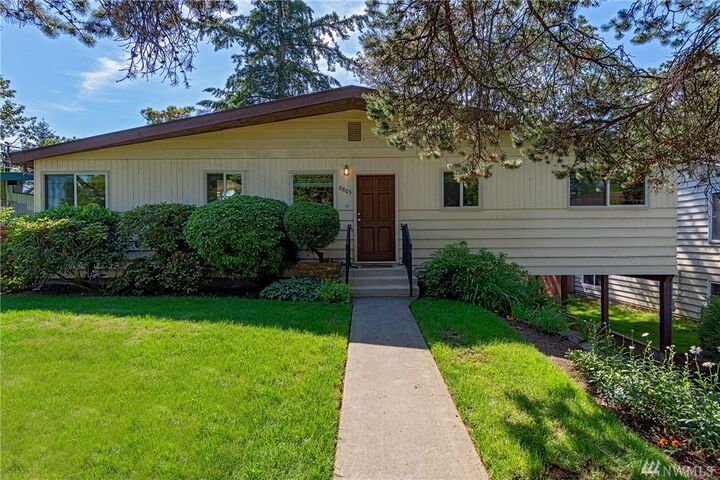 8803 25th Place NE  Seattle WA 98115 photo