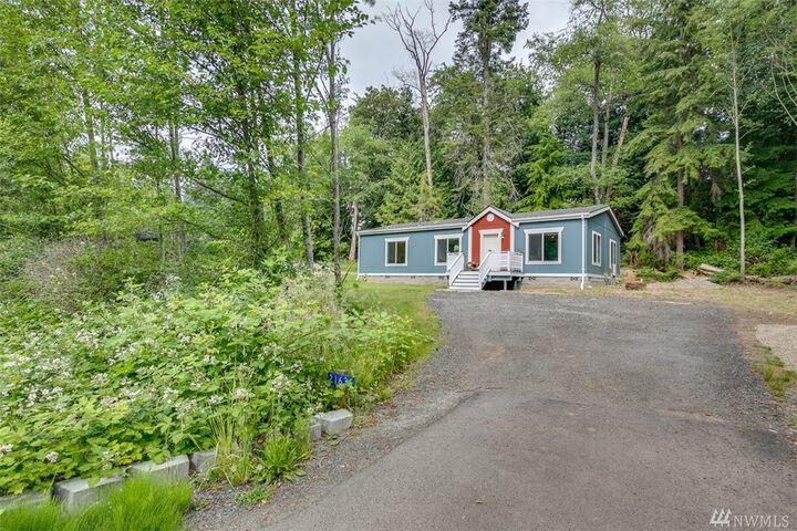 Property Photo: 21636 Howard Ave NE WA 98346