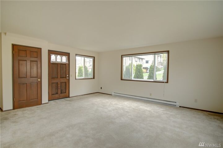 Property Photo:  461 N 39th St 4  WA 98103 