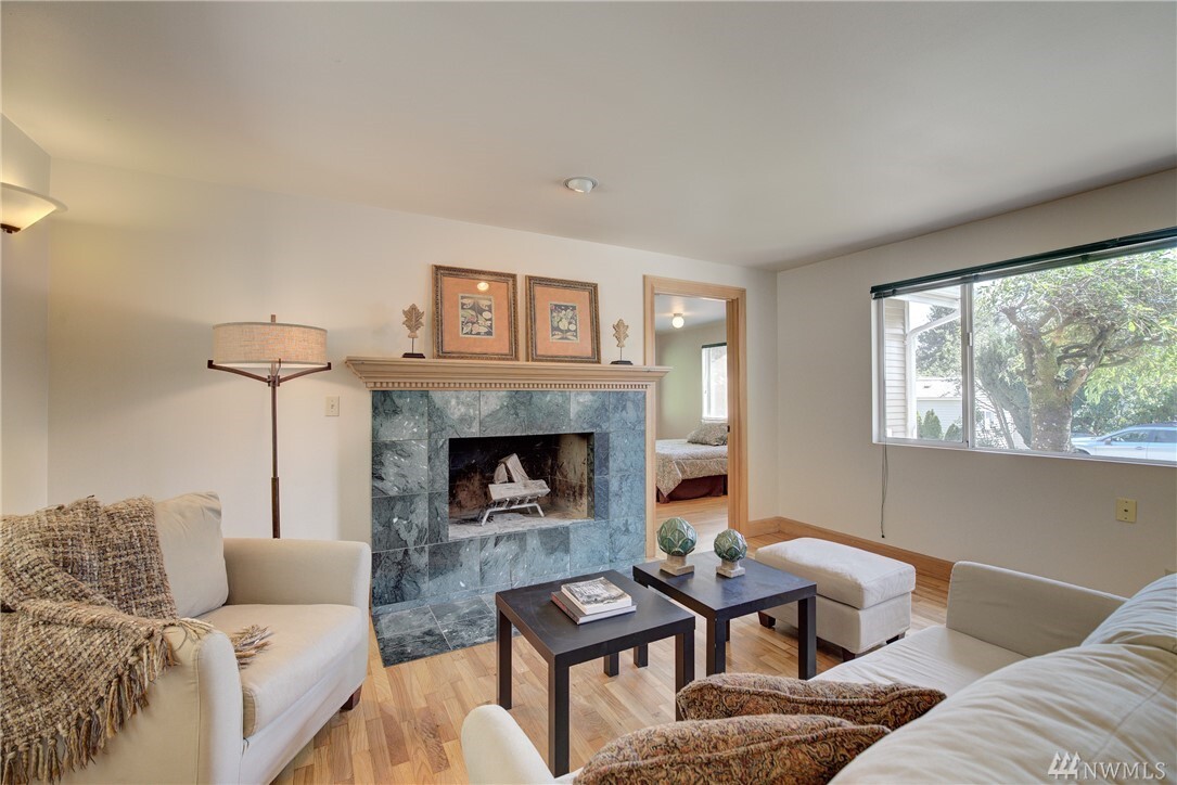 Property Photo: 23921 76th Ave W WA 98026