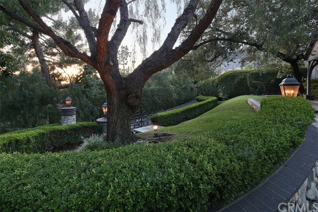 Property Photo:  3200 E Villa Knolls Drive  CA 91107 