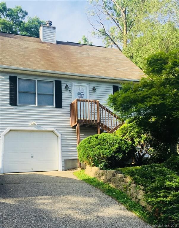Property Photo:  3 Wenonah Trail  CT 06484 