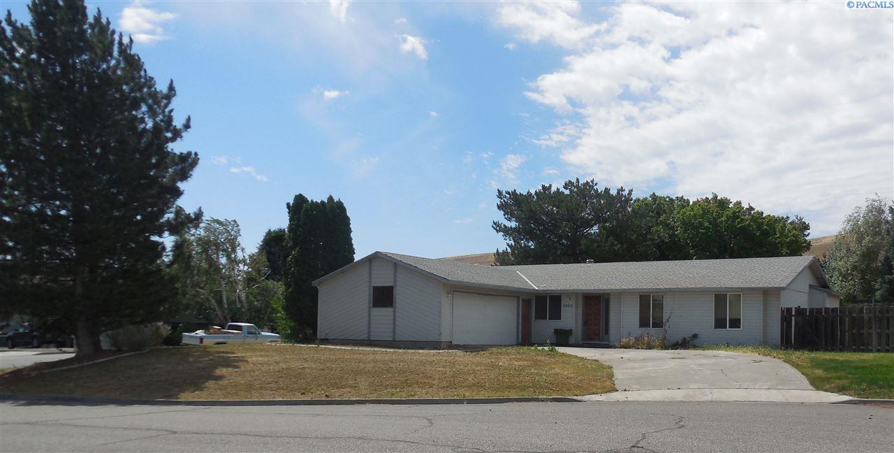 Property Photo: 4008 S Waverly Ct. WA 99337