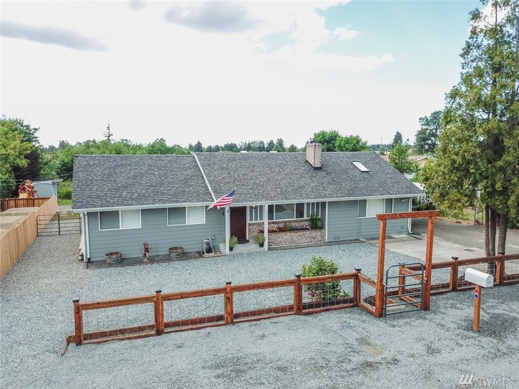 Property Photo:  9804 Vickery Ave E  WA 98446 