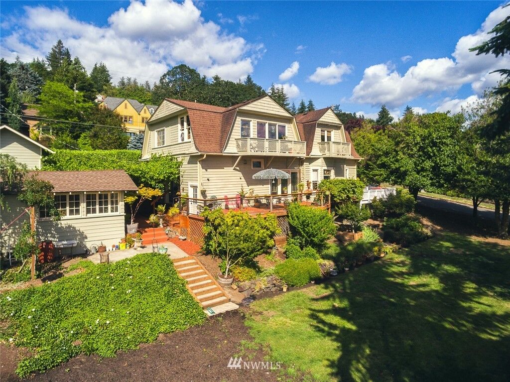 Property Photo:  82 NE North Street  WA 98532 