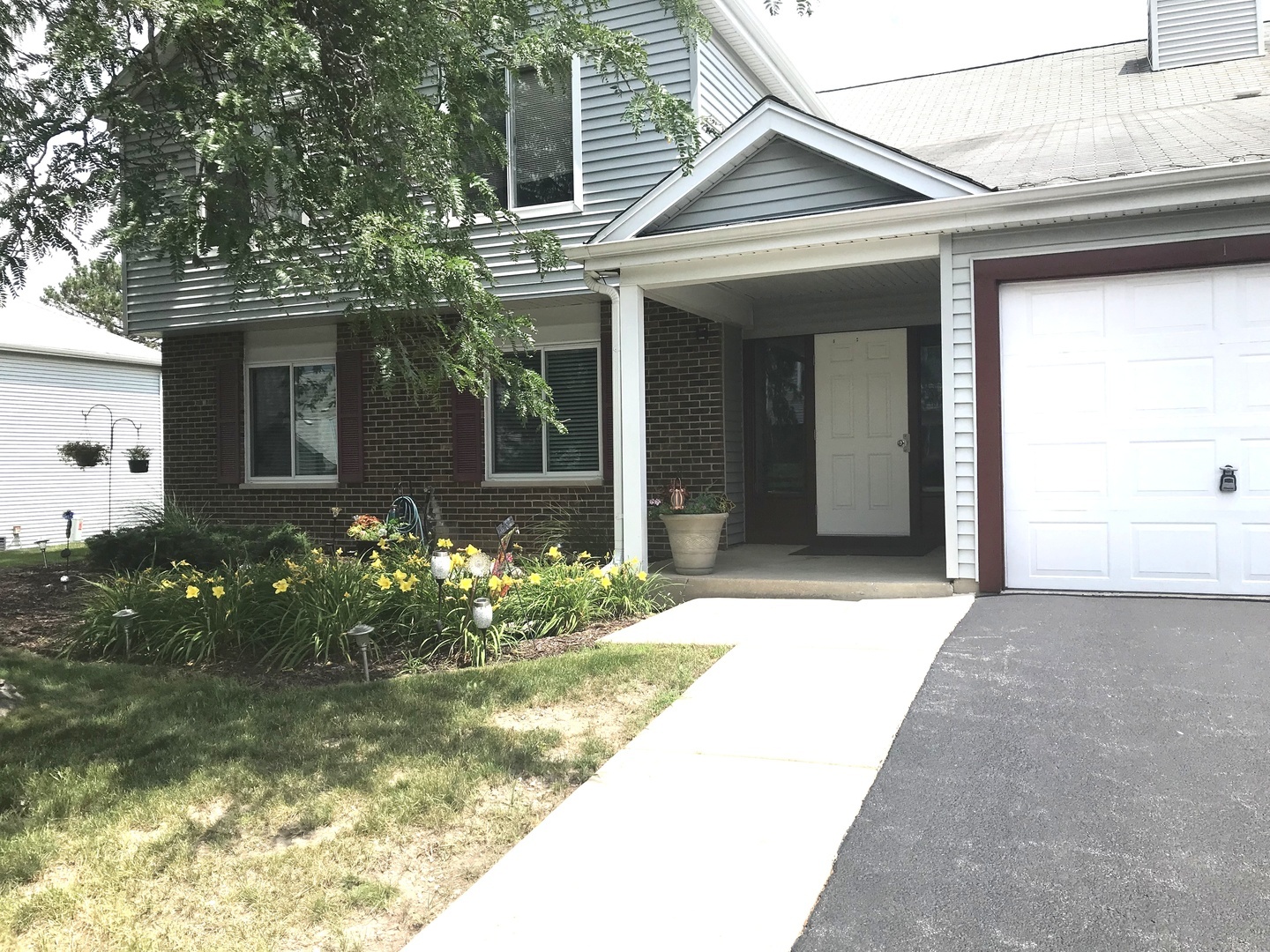 Property Photo:  7030 Barrington Court 204  IL 60517 