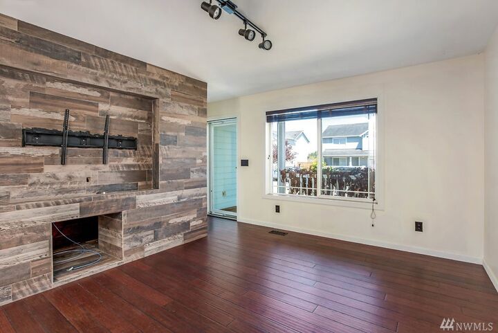 Property Photo: 1427 NW Almond Lp WA 98277