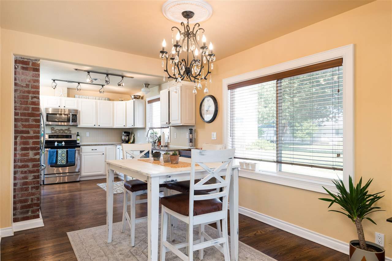 Property Photo: 604 Torbett Street WA 99352