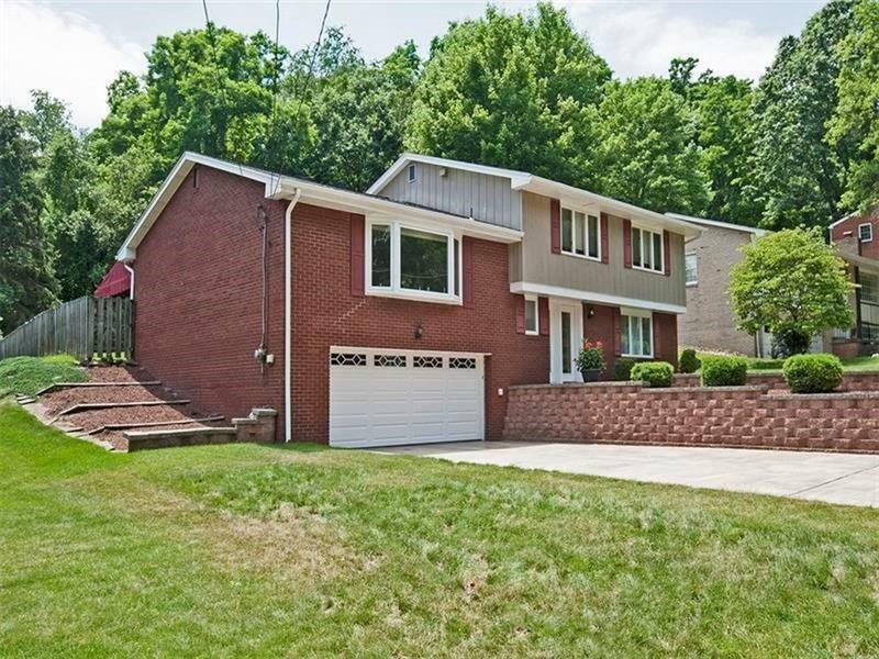 Property Photo: 105 Thornberry Drive PA 15235