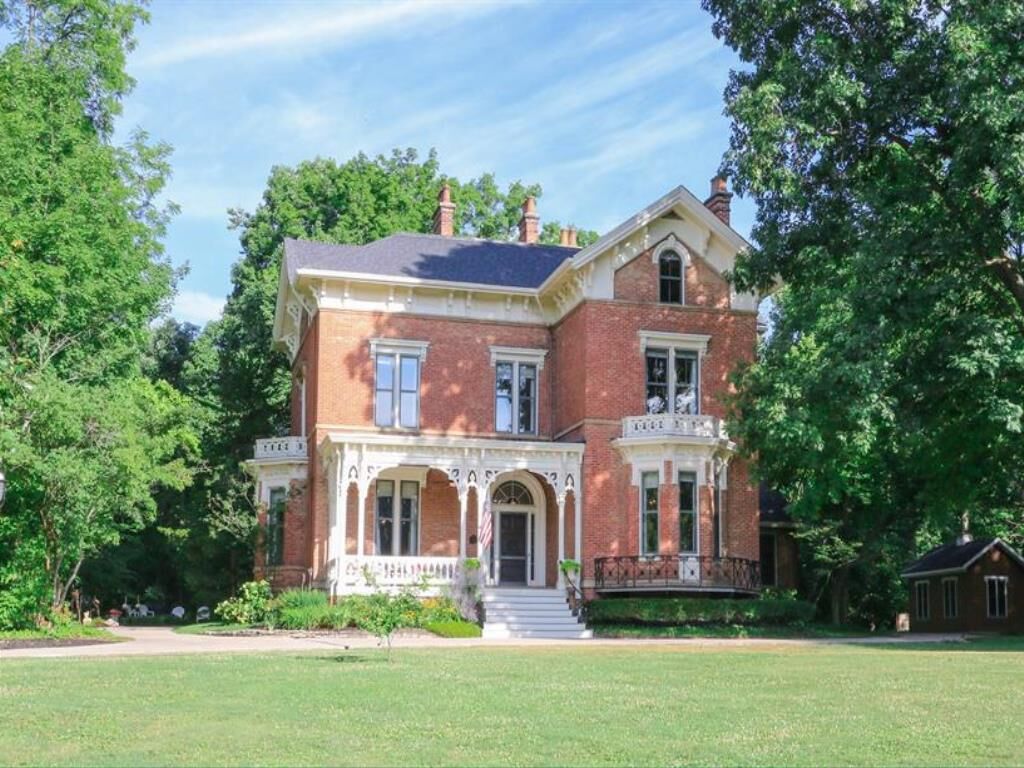 Property Photo: 815 Greenville Avenue OH 45246