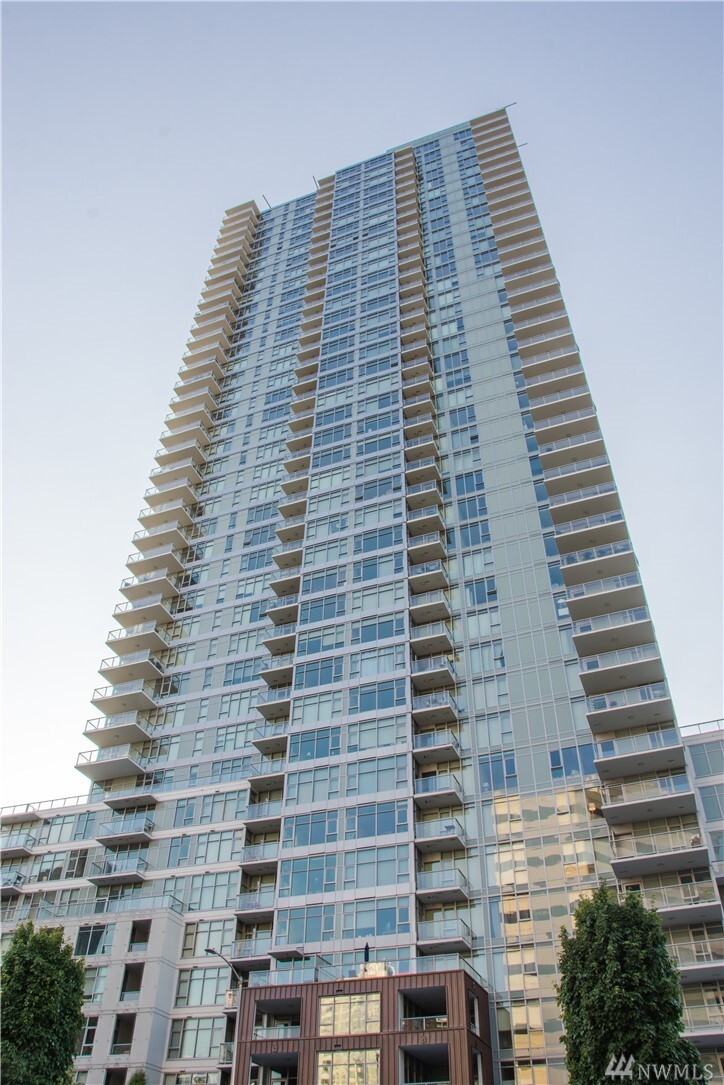Property Photo: 588 Bell St 514S WA 98121
