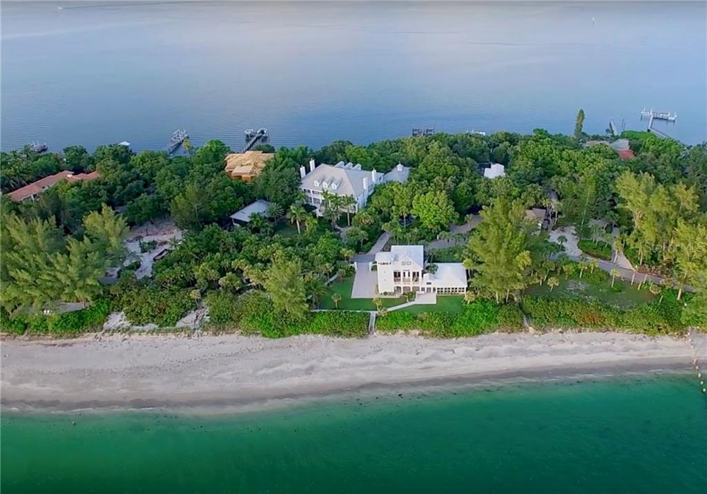 Property Photo: 916 N Casey Key Road FL 34229