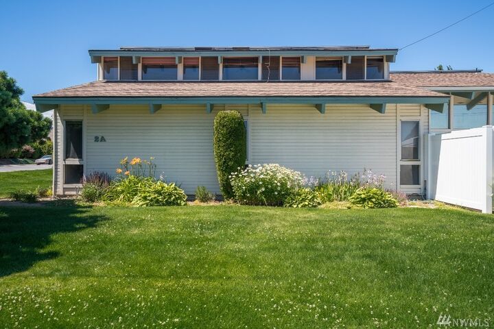 Property Photo:  10 S Cove 2A  WA 98801
