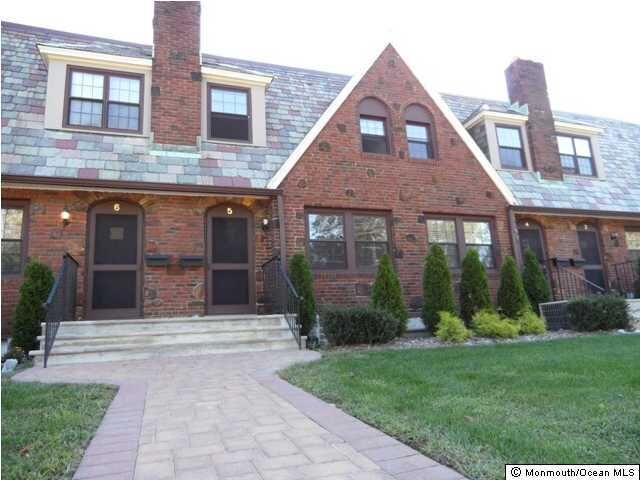 Property Photo:  