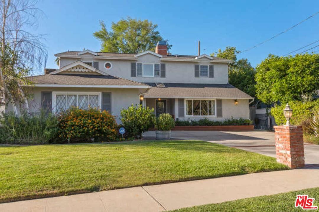 Property Photo:  12941 Hesby St  CA 91423 