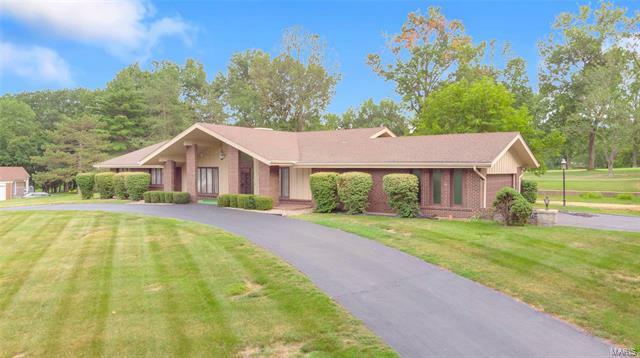 Property Photo: 82 Meadowbrook Country Club Est 63011