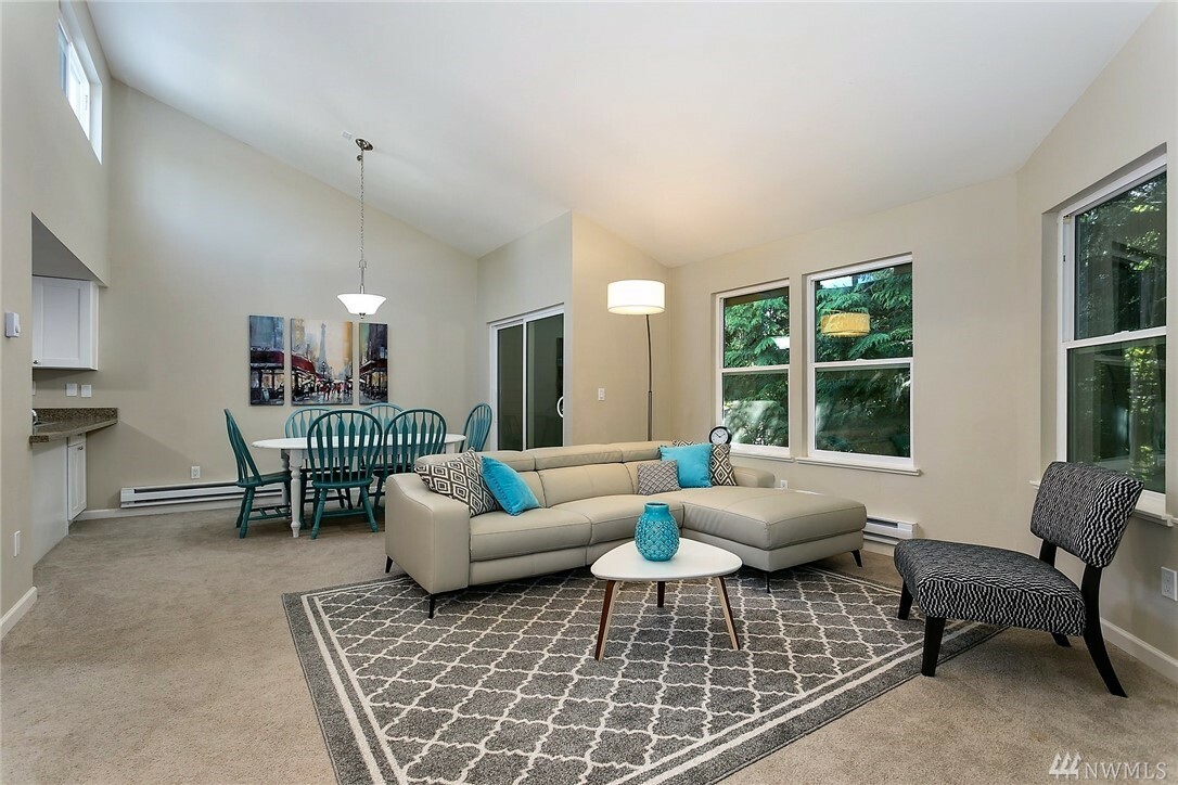 Property Photo: 14615 NE 40th St J4 WA 98007