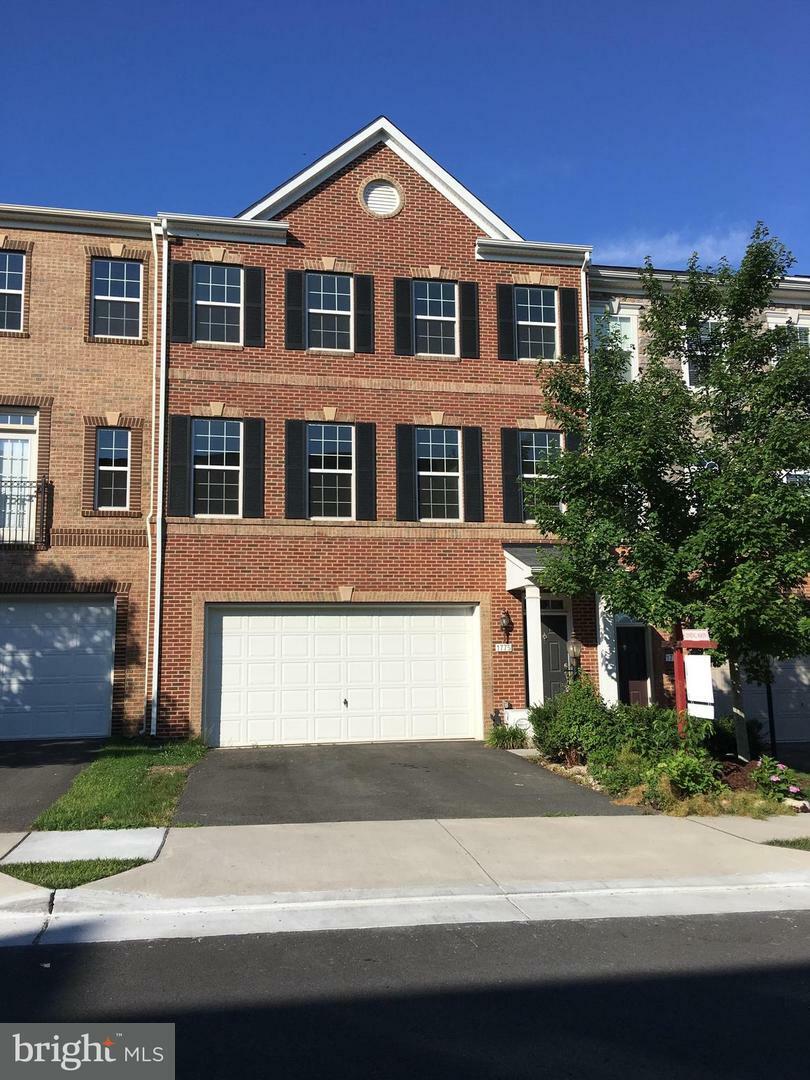 Property Photo: 1775 Moultrie Terrace NE VA 20176