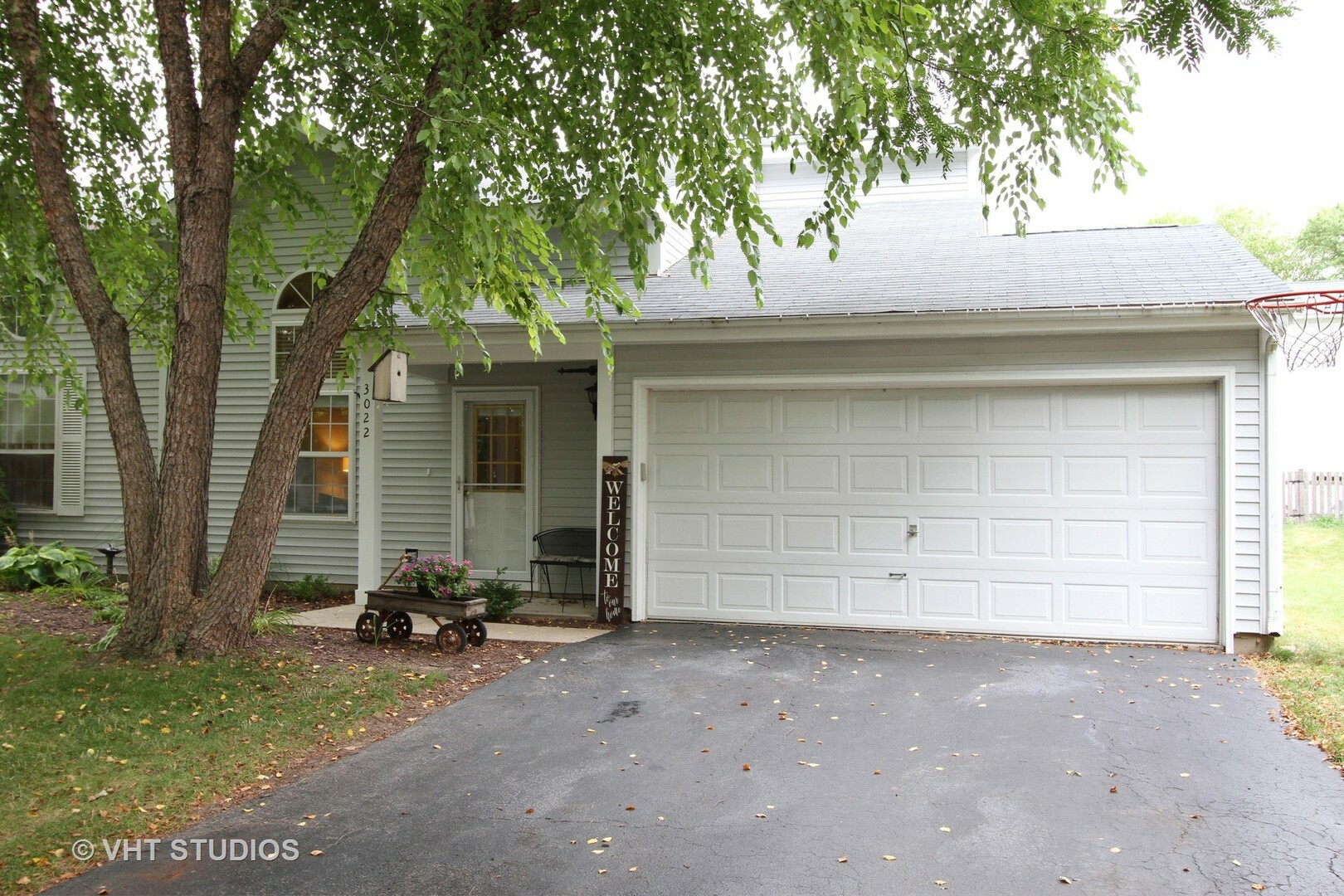 Property Photo: 3022 Max Court IL 60042